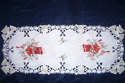 出口貢緞電腦繡花雕孔臺(tái)布 圣誕節(jié)花稿精品，特價(jià)清倉(cāng)，批發(fā)首選